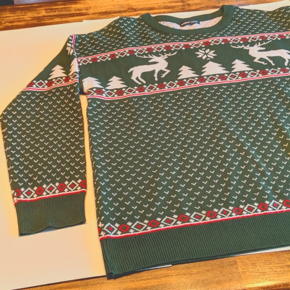 Stein Men's Ugly Christmas Sweater. Green with deer and tree design size L - Picture 2 of 6
